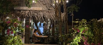 Hoi An Sea Sunset Villa & Bar