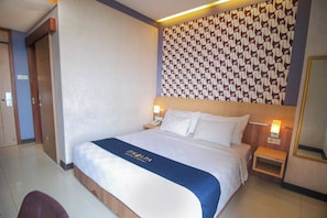 Superior Double Room (Nakula) | Desk, rollaway beds, free WiFi - D'Kalpa Hotel Demangan Yogyakarta (Yogyakarta)