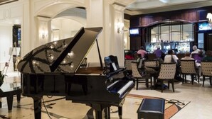 Lobby sitting area - Bahama Villa (Kissimmee)