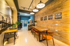 Restaurant - Tony's House (Jiaoxi)