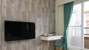 Suite, beberapa kamar, balkon | Meja kerja, tirai kedap cahaya, kedap suara, dan Wi-Fi gratis
