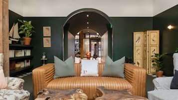 Sala de estar en el lobby