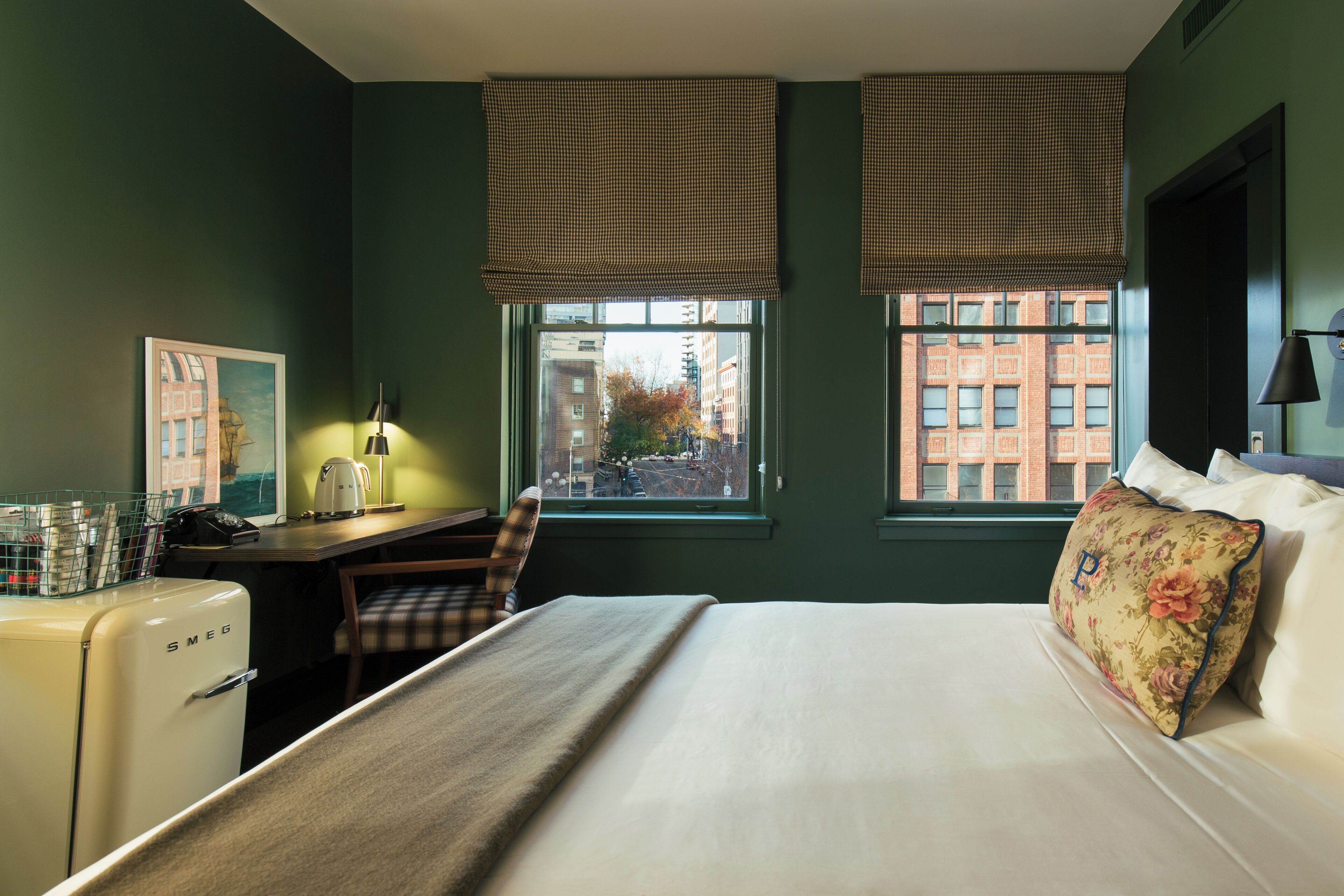 Egyptian cotton sheets, premium bedding, minibar, in-room safe