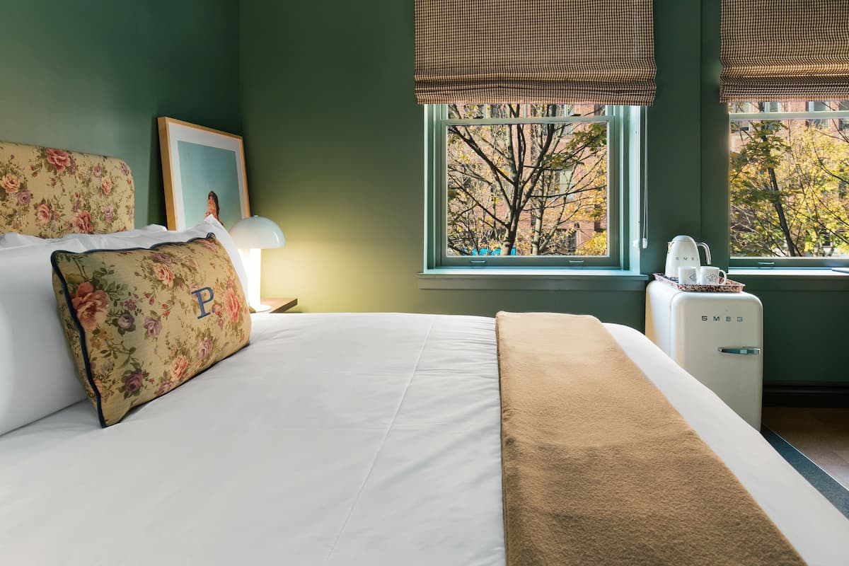 Deluxe kamer, 1 queensize bed (The Queen) | Lakens van Egyptisch katoen, luxe beddengoed, een minibar