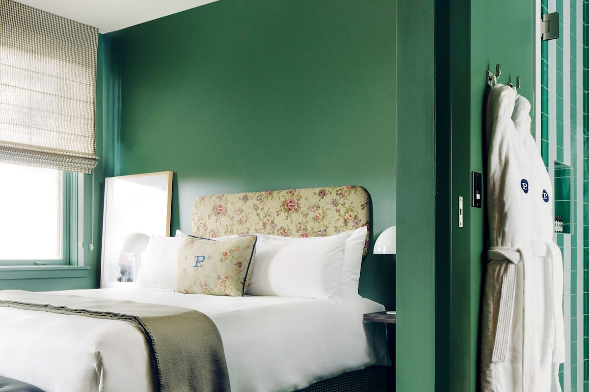 Lakens van Egyptisch katoen, luxe beddengoed, een minibar