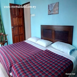 Standard Triple Room | Desk, iron/ironing board, free WiFi - Riverside Hotel (Mersing)
