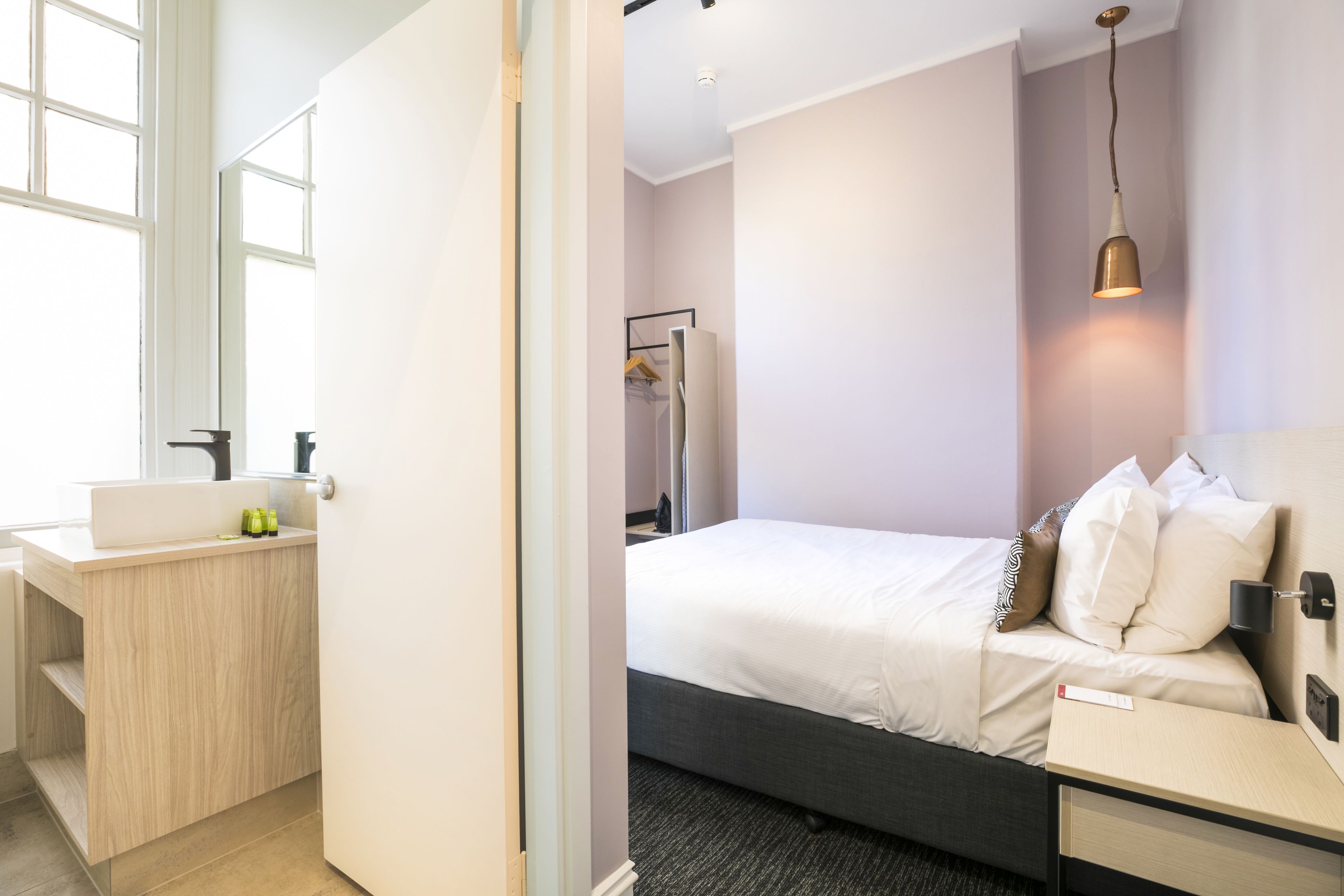 studio queen | desk, soundproofing, iron/ironing board, free wifi