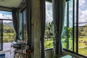 Tree House Terrace | Tende oscuranti, Wi-Fi gratuito