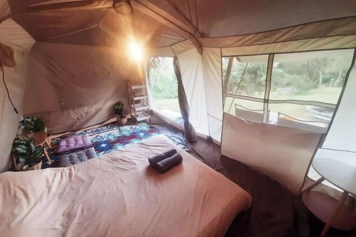 2 bedrooms, blackout curtains, free WiFi