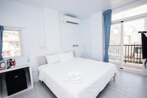 Superior Double Room | Desk, blackout drapes, free WiFi, bed sheets - Happysummer lovesummer (Hengchun)