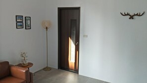 Deluxe Quadruple Room | Desk, blackout drapes, free WiFi, bed sheets - Happysummer lovesummer (Hengchun)