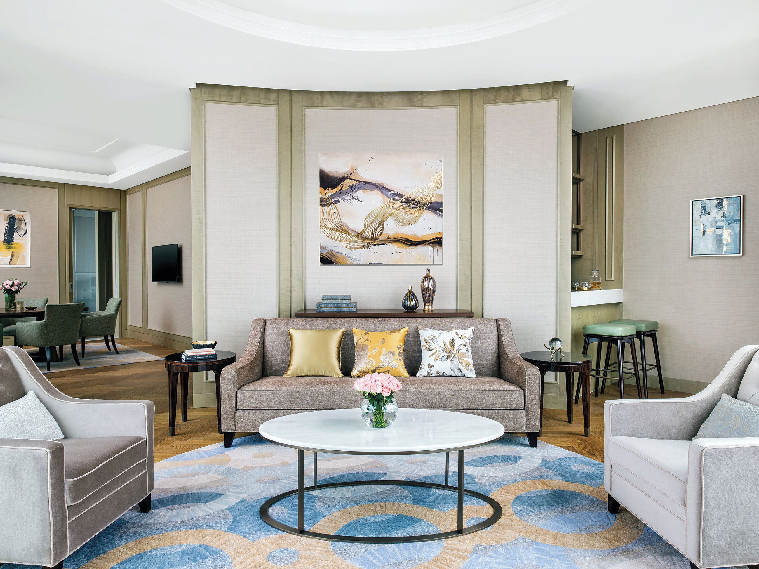 Minibar, caja fuerte, escritorio y cortinas opacas