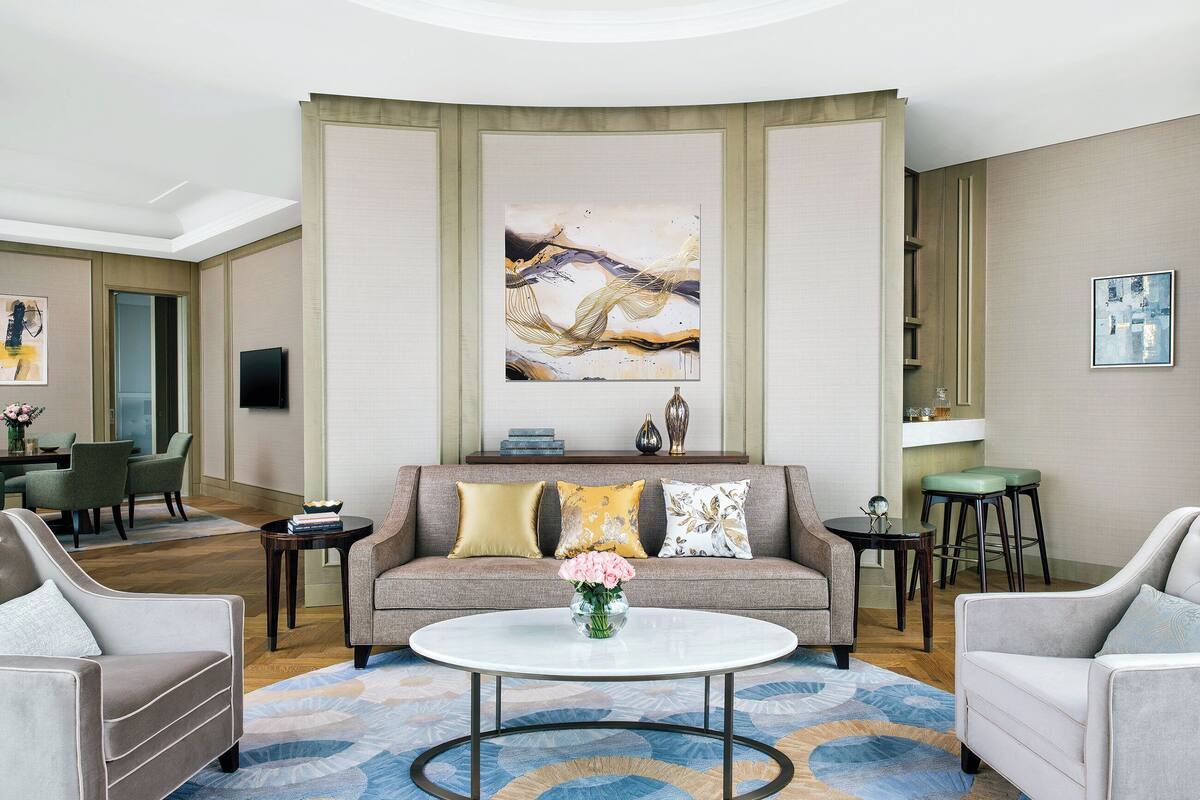 Executive Suite | Bar mini, peti besi dalam bilik, meja, langsir/tirai gelap terus 