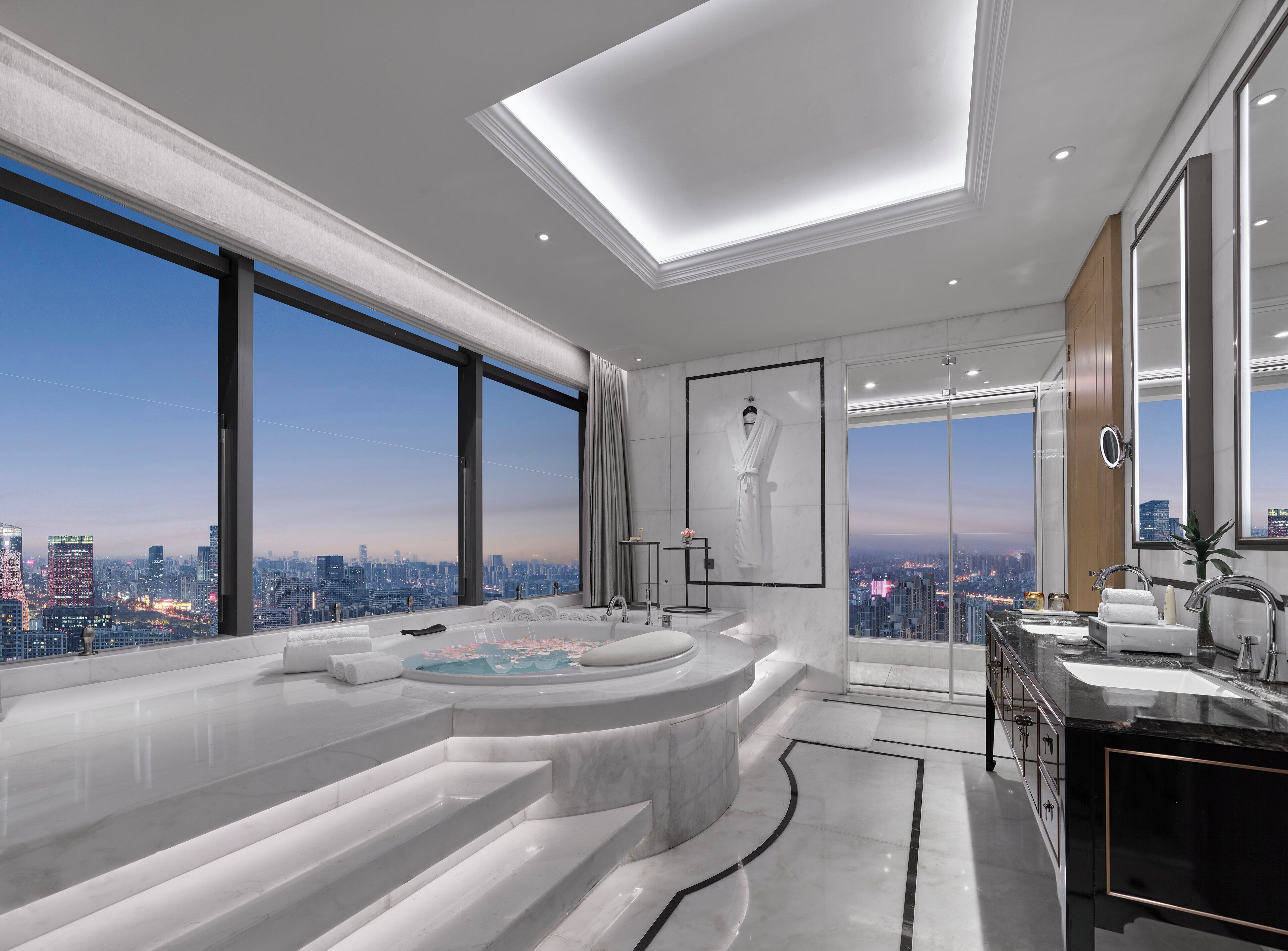 迷你吧、客房內保險箱、書桌、遮光布/窗簾