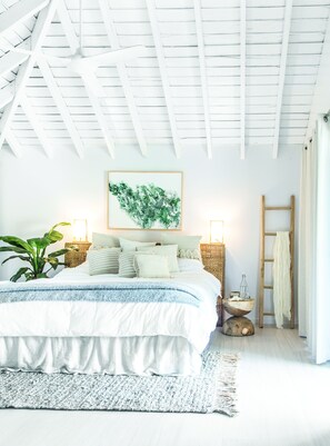 Oceanfront villa with Outdoor shower -  Elysian Luxury Eco Island Retreat (Whitsundays)