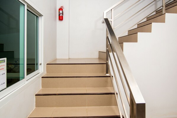 المنشأة من الداخل