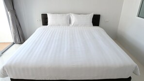 مكتب ومساحة عمل للكمبيوتر المحمول وواي فاي مجانًا