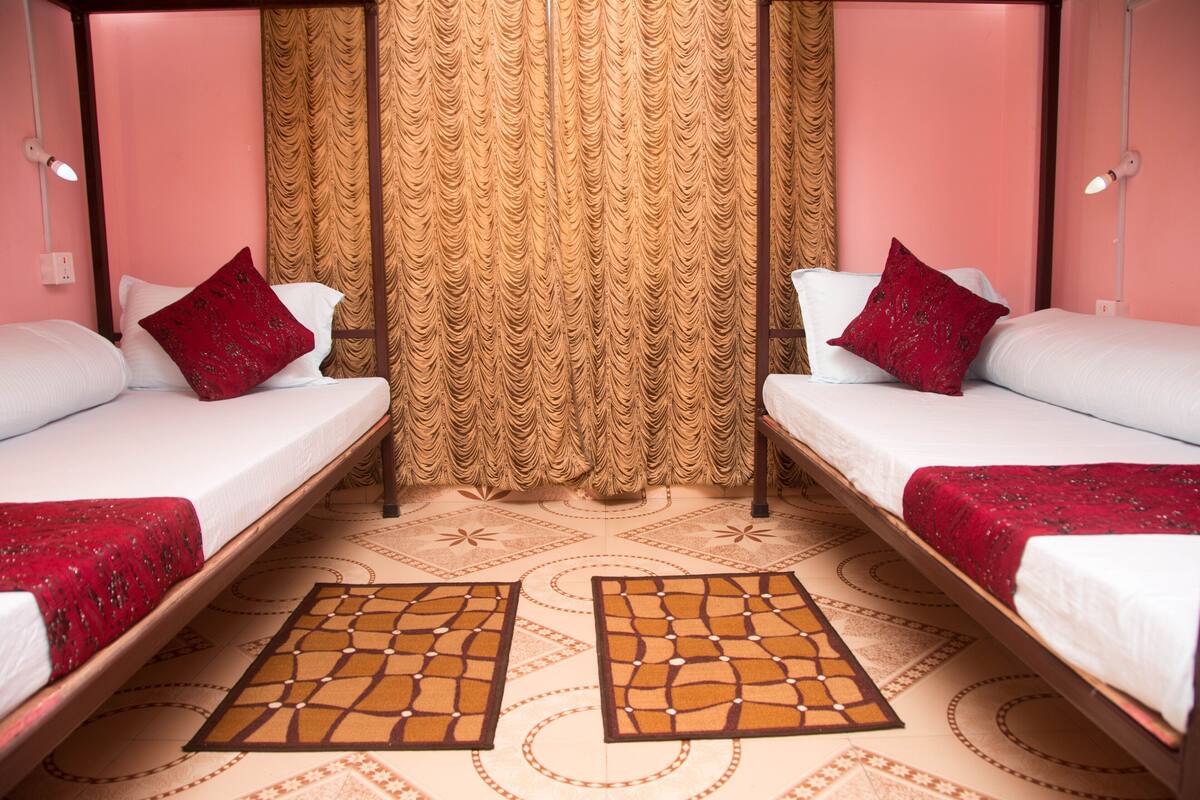 In-room safe, free WiFi