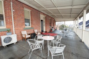 Sun deck - Riverina Hotel (Holbrook)