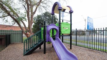 Área de juegos infantiles al aire libre