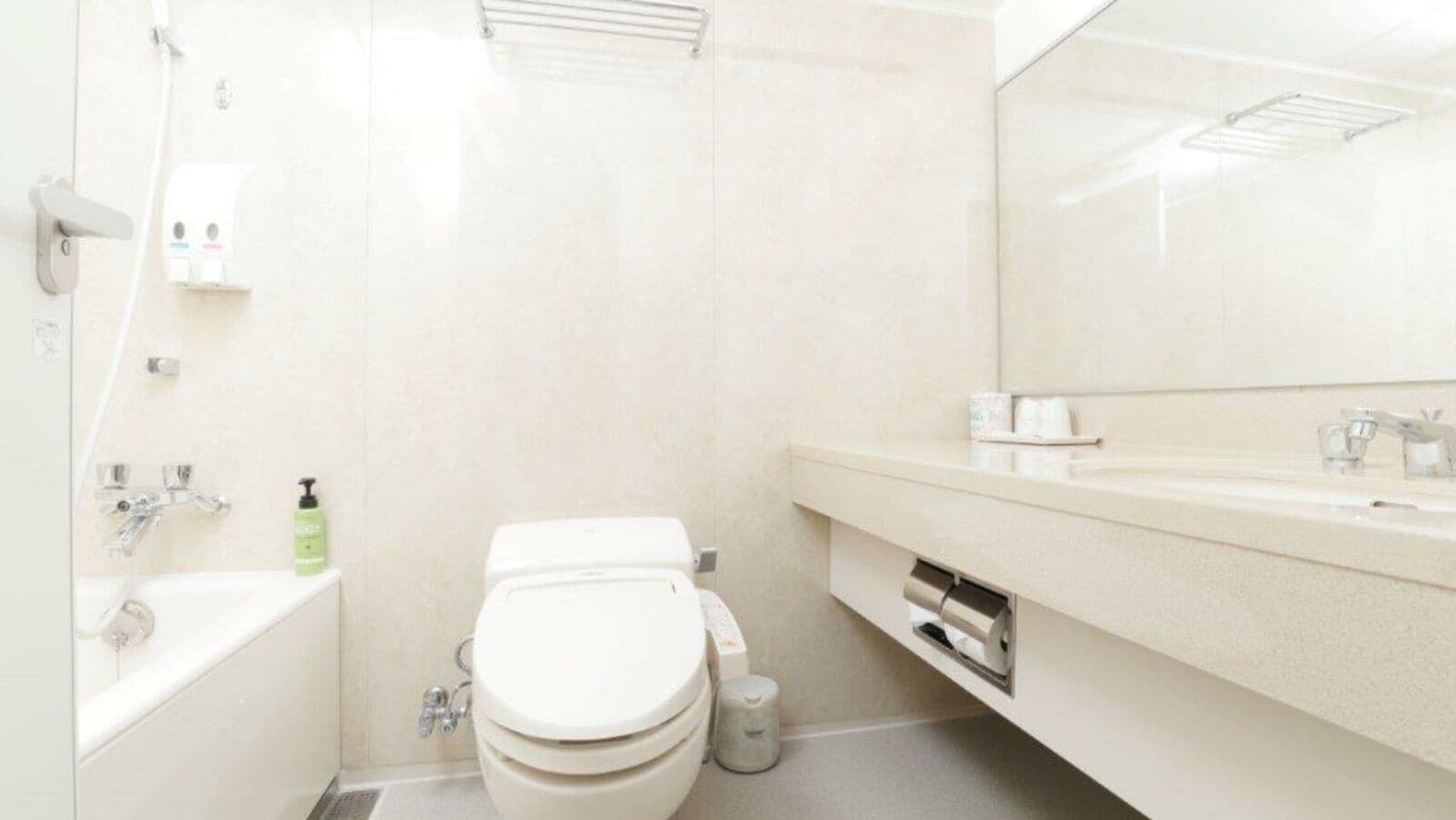 Vòi sen/bồn tắm kết hợp, đồ dùng nhà tắm miễn phí, máy sấy tóc 