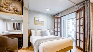 Cozy Studio | 客房內保險箱、書桌、遮光布/窗簾、熨斗/熨衣板
