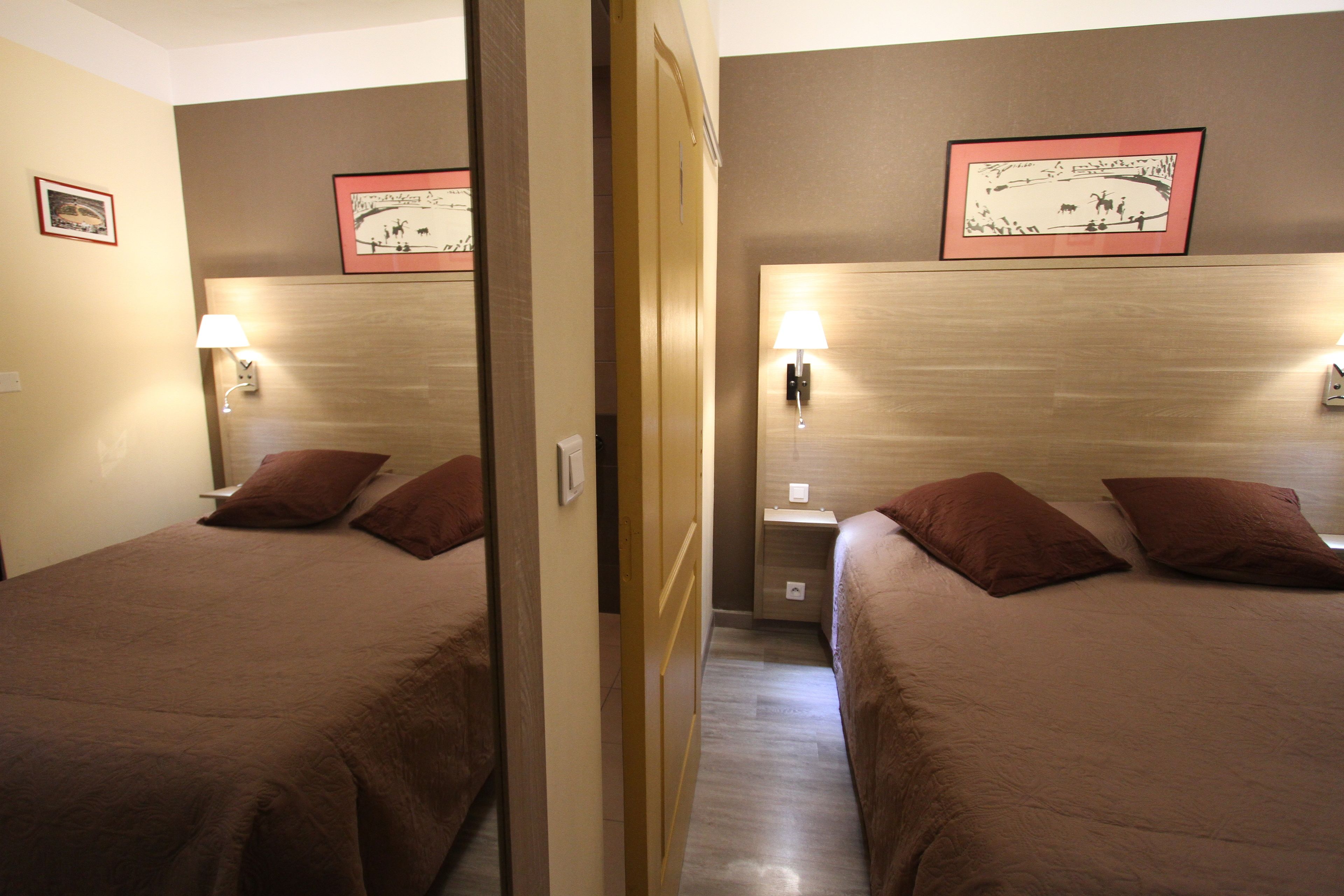 double room | individually decorated, individually furnished, desk, blackout curtains