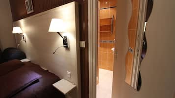 Decoración personalizada, muebles diferentes y escritorio