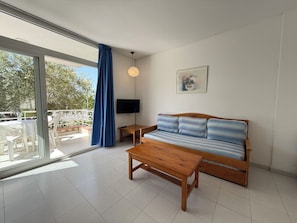 TV - Agi Rescator 118 Apartamento for rent in Roses Girona. (Rosas / Roses)