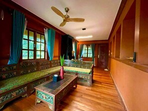 Bungalow Deluxe (Poolside View) | Matservice på rummet