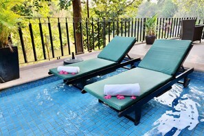 Bungalow ejecutivo, 1 cama King size, vista al río (Suite) | Servicio a la habitación