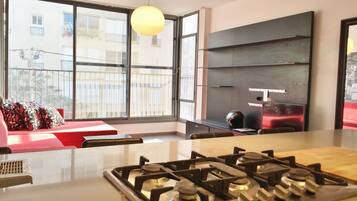 Luxury Townhome, 2 Bedrooms, Beachside | Private kitchen