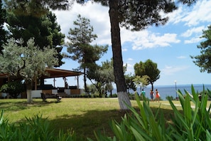 Tempat makan outdoor