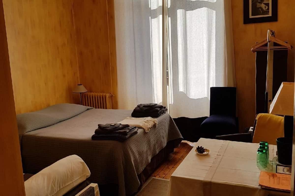 triple room | minibar, iron/ironing board, free wifi, bed sheets