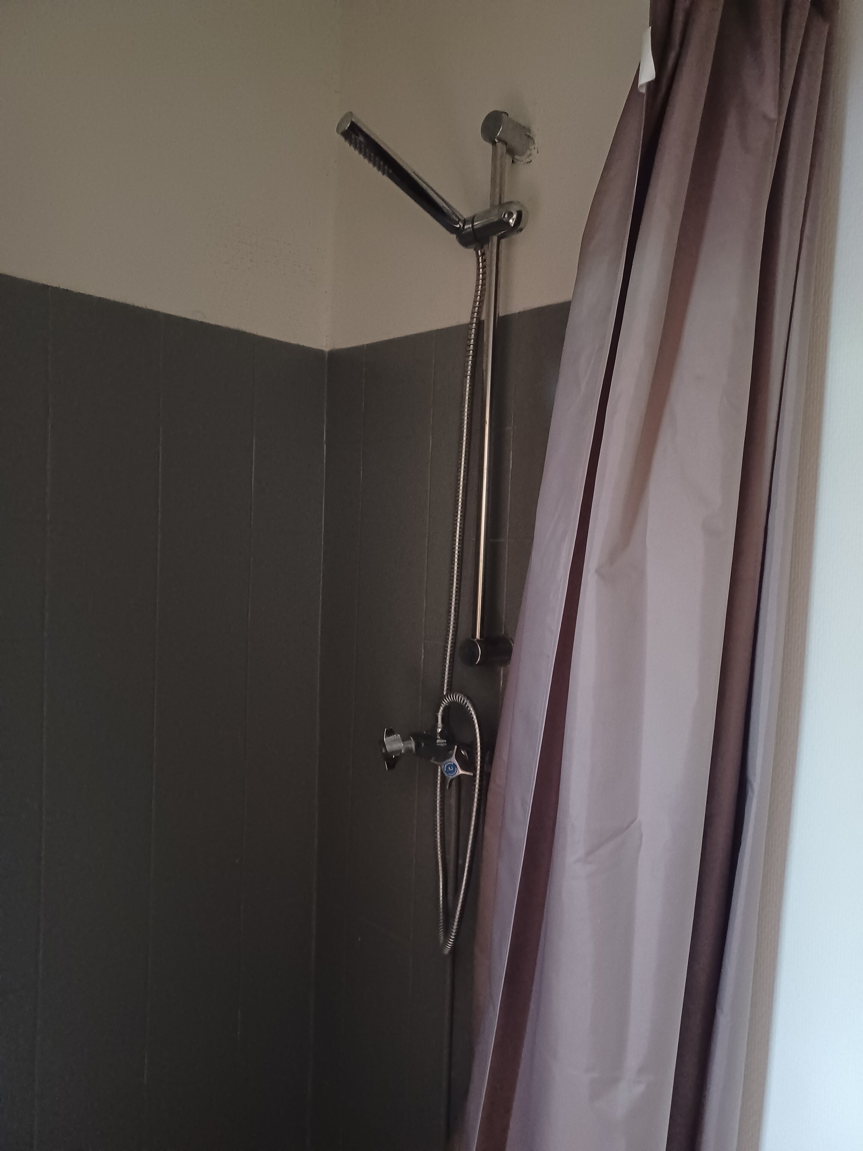 twin room | bathroom | free toiletries, hair dryer