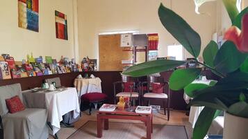 Coin salon dans le hall