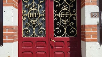 Fachada de la propiedad