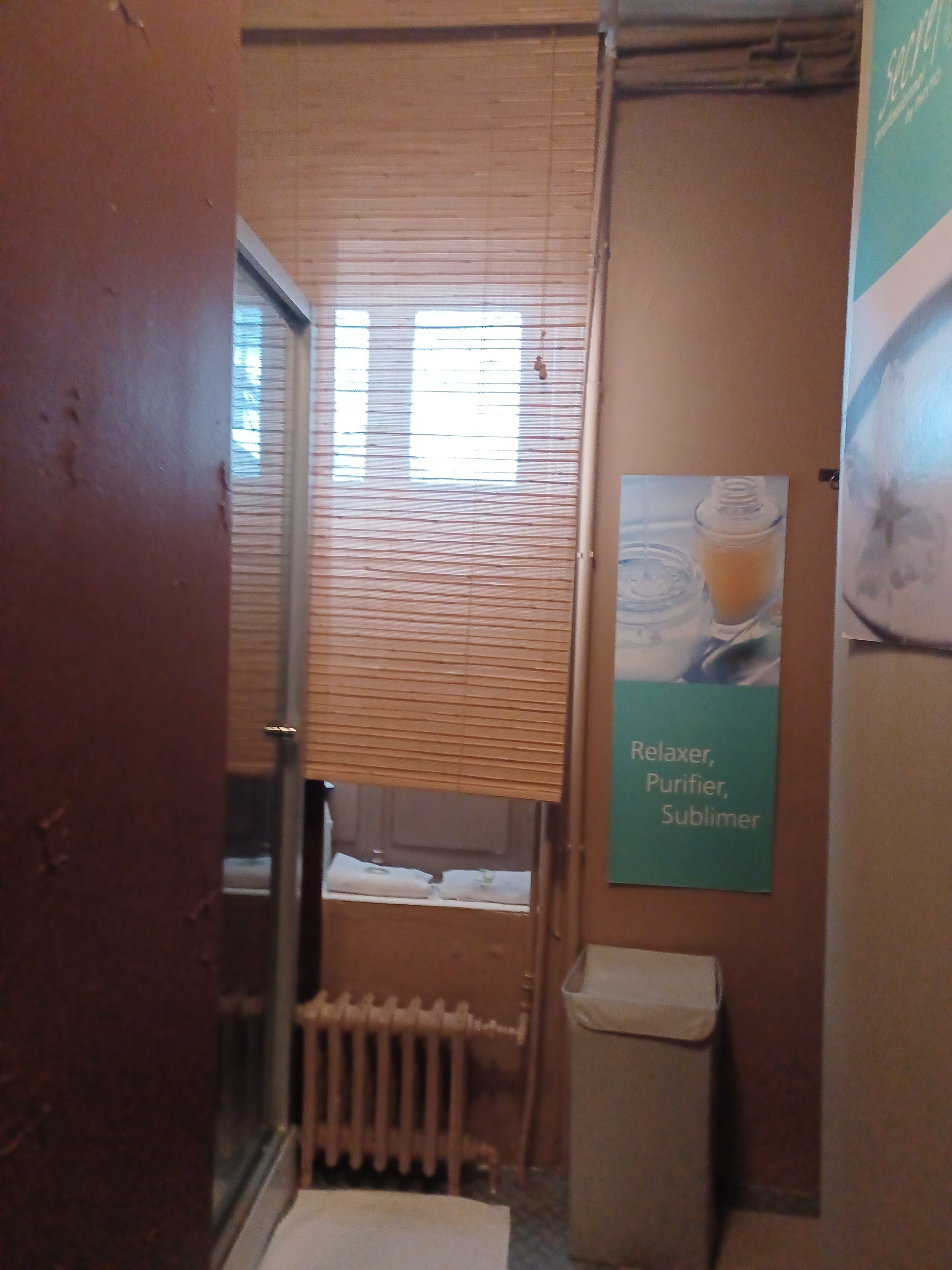 Economy Double Room (salle de bain hors chambre) | Bathroom | Free toiletries, hair dryer