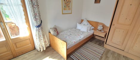 2 chambres, lit de bébé portatif, Wi-Fi, literie fournie