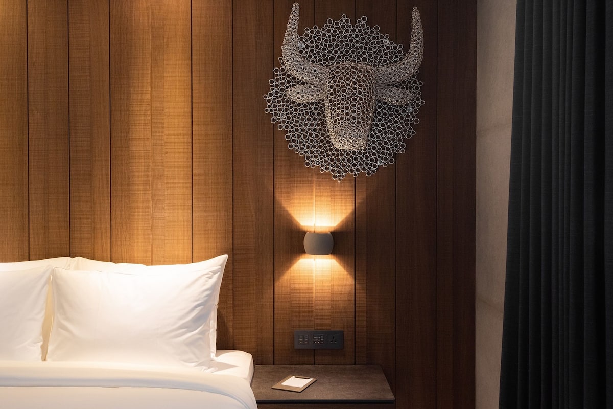 1 bedroom, premium bedding, free minibar, in-room safe