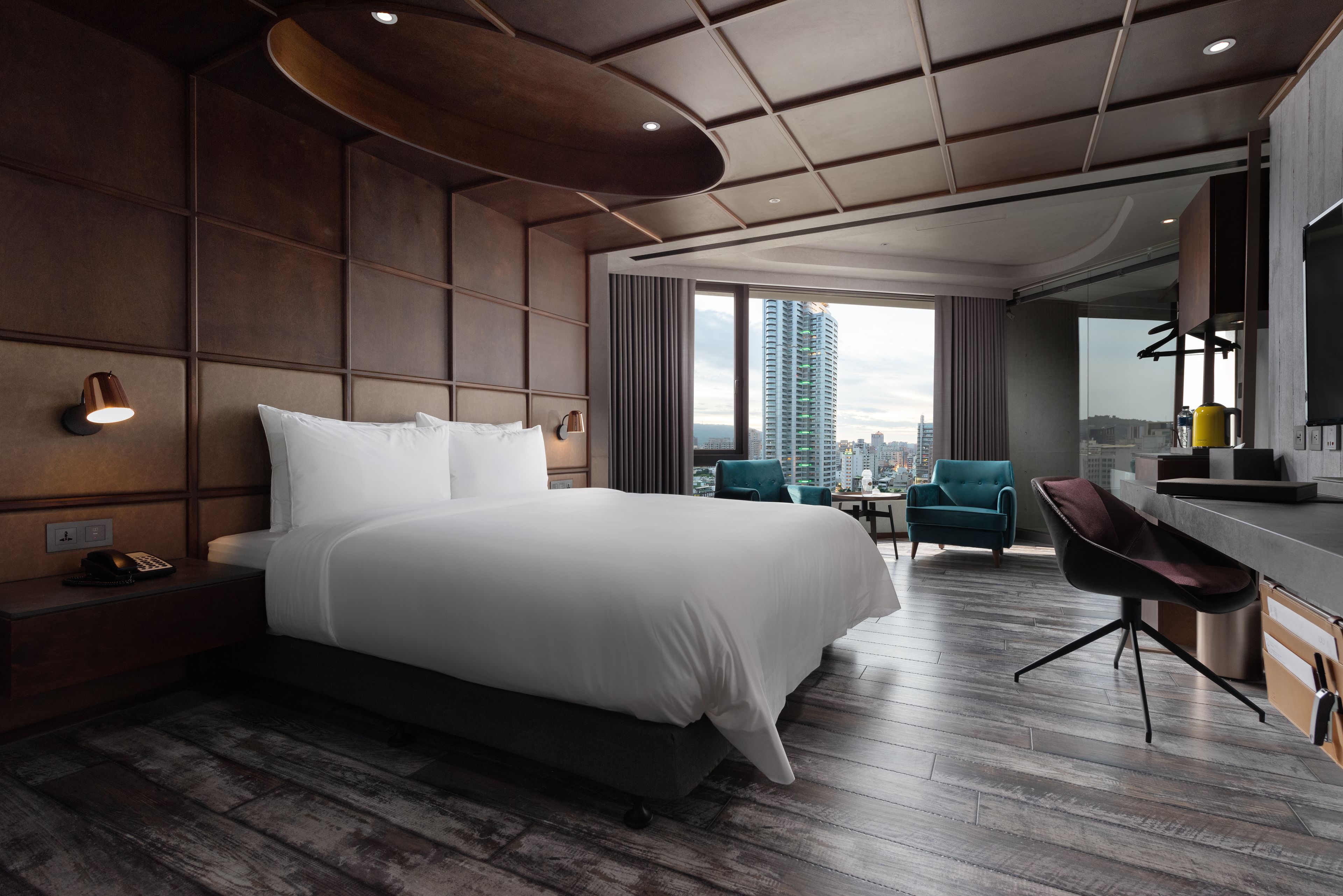 Phòng đôi Cao cấp | Bộ đồ giường cao cấp, minibar với thức uống miễn phí 