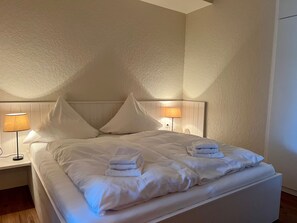 In-room safe, WiFi, bed sheets