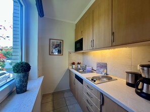 Refrigerador, microondas, horno y lavavajillas 