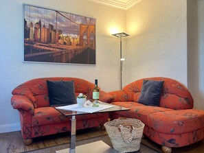 Unclassified image, 3 of 11, button