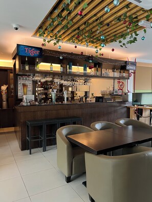 Lobby lounge - D Arc Hotel (Kota Kinabalu)