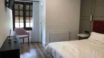 Free cots/infant beds, free WiFi