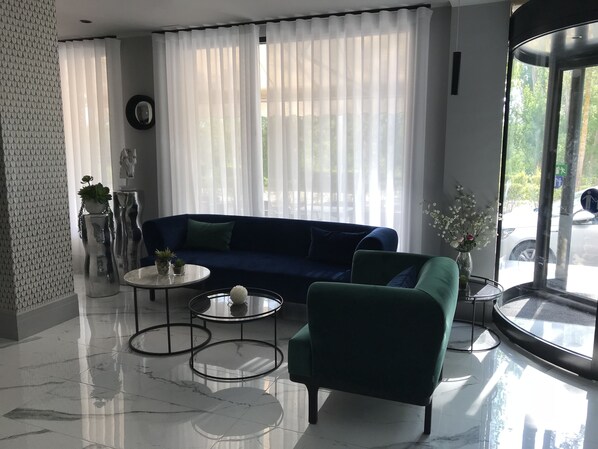 Lobby sitting area - Hotel Moya Landete (Landete)