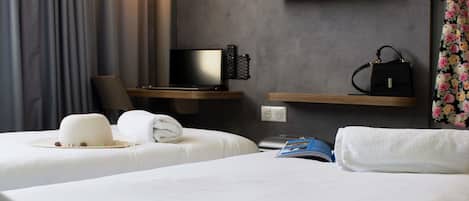 Chambre Standard avec lits jumeaux, 2 lits jumeaux | Rideaux d’obscurcissement, fer et planche à repasser
