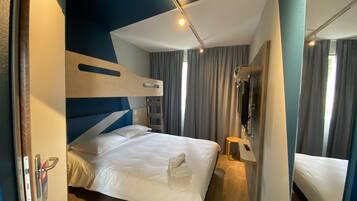 Habitació doble prèmium, 1 llit doble | Mobiliari individual, wifi gratuïta i roba de llit