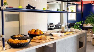 Esmorzar diari d'estil bufet (8.9 EUR per persona)